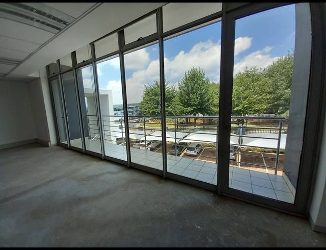 329M² OFFICE TO LET IN BRYANSTON